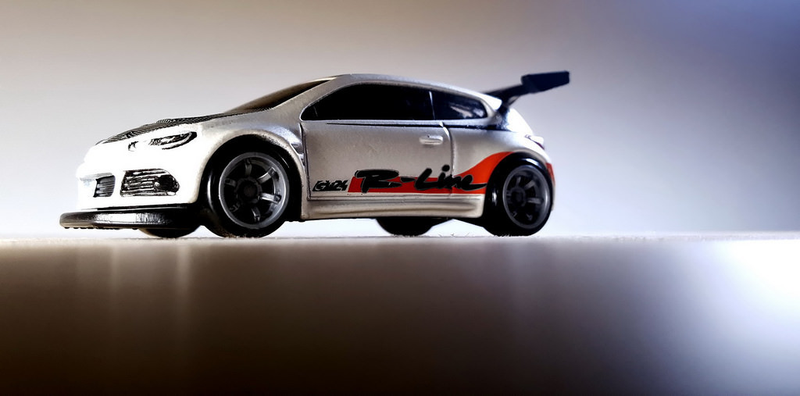 Illustration for article titled Teutonic Tuesday: A white VW